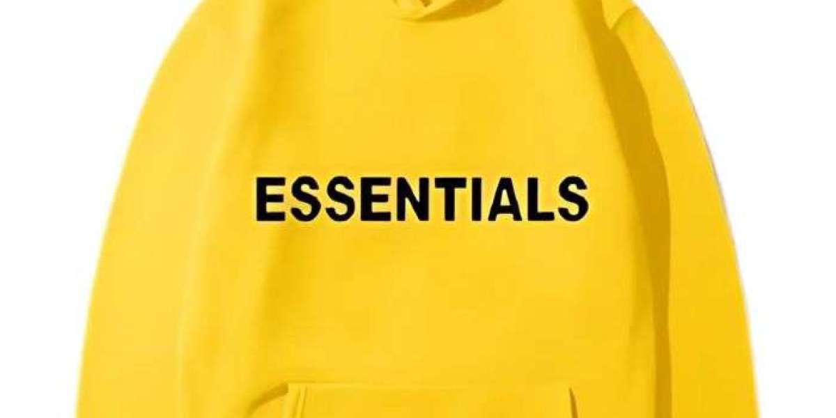 Essentials Hoodie – Classic Comfort for Every Day