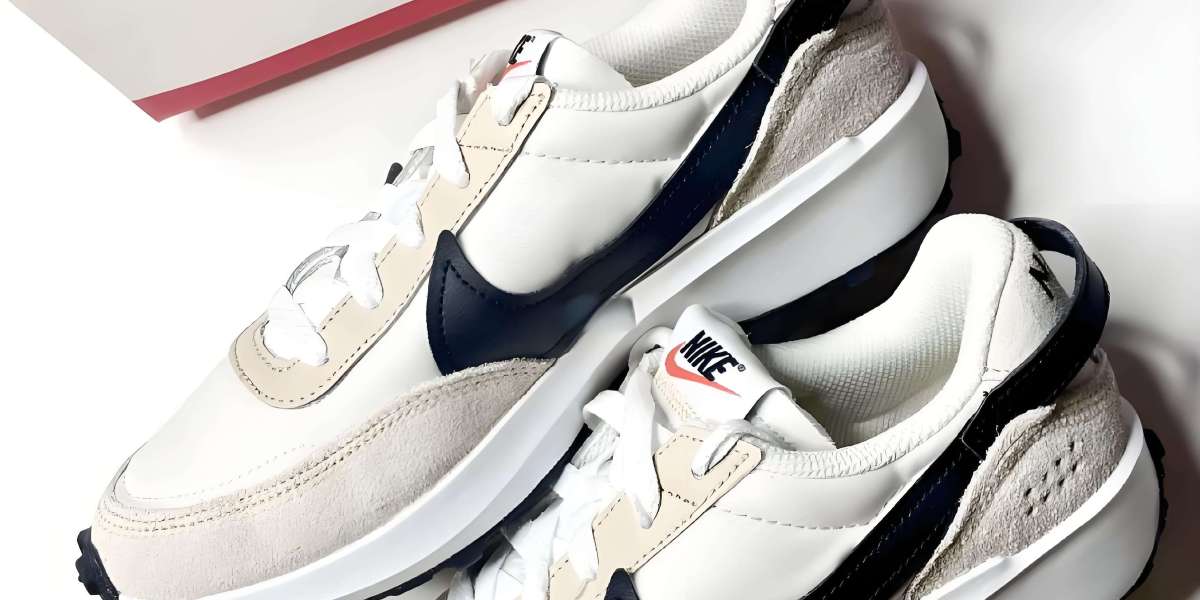sacai fragment、Nike Phoenix Waffle 與小sacai 穿搭指南